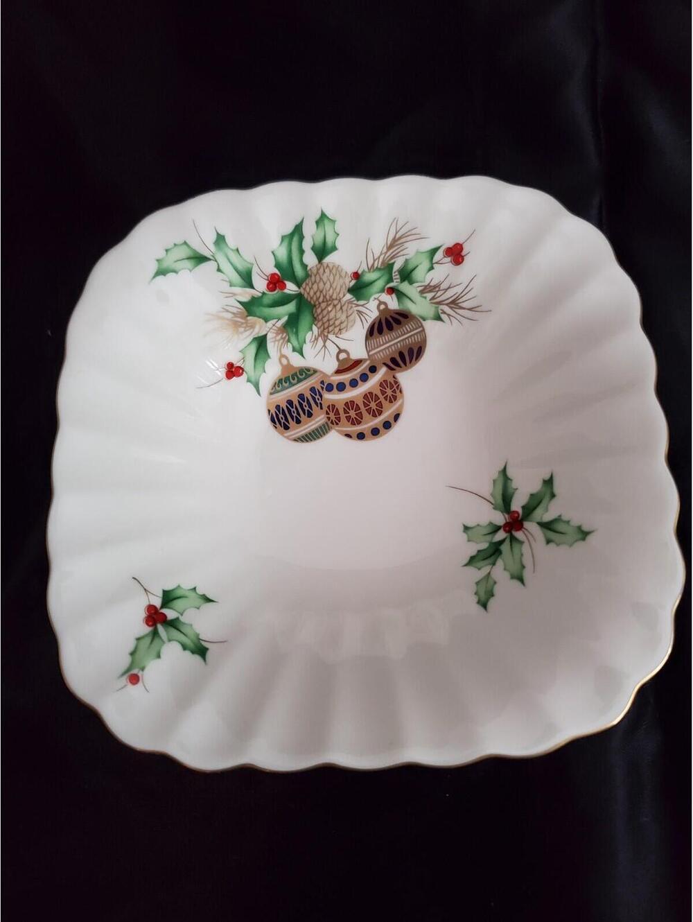 Mikasa Small 5" Dish-B2098-Christmas Spirit-Ivory Bone China-Candy/Trinket
